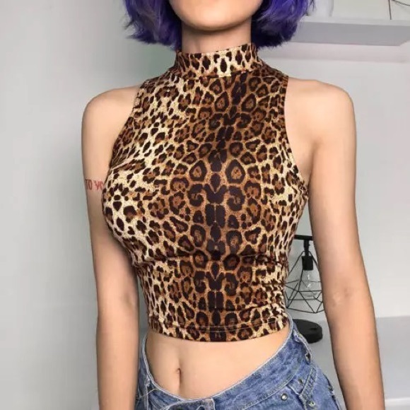 Leopard Crop Top - Picture 3 of 3